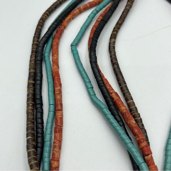 Mid century modern Elegant Gold Black Crescent Necklace with Textured Pendant - Picture 3 of 13